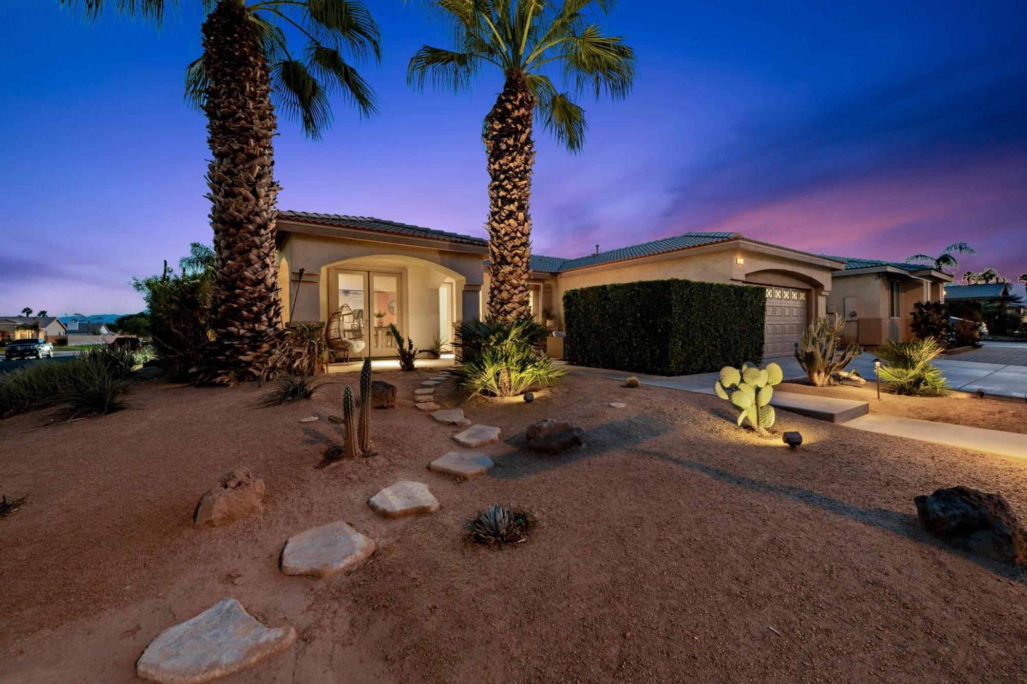 Casa Desert Muse With Heated Pool Spa Firepit Mini Golf And Games Indio Exterior foto